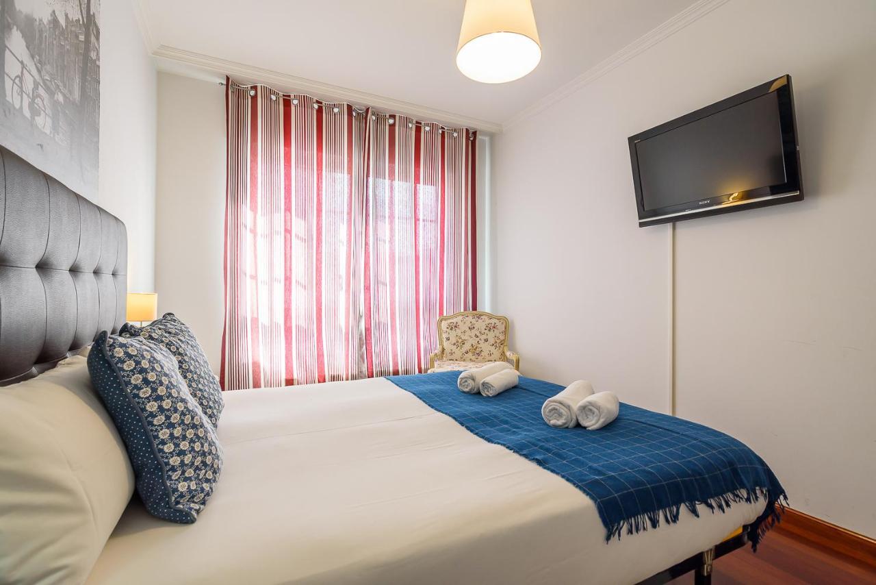 O Faro Apartments รีบาเดโอ ภายนอก รูปภาพ